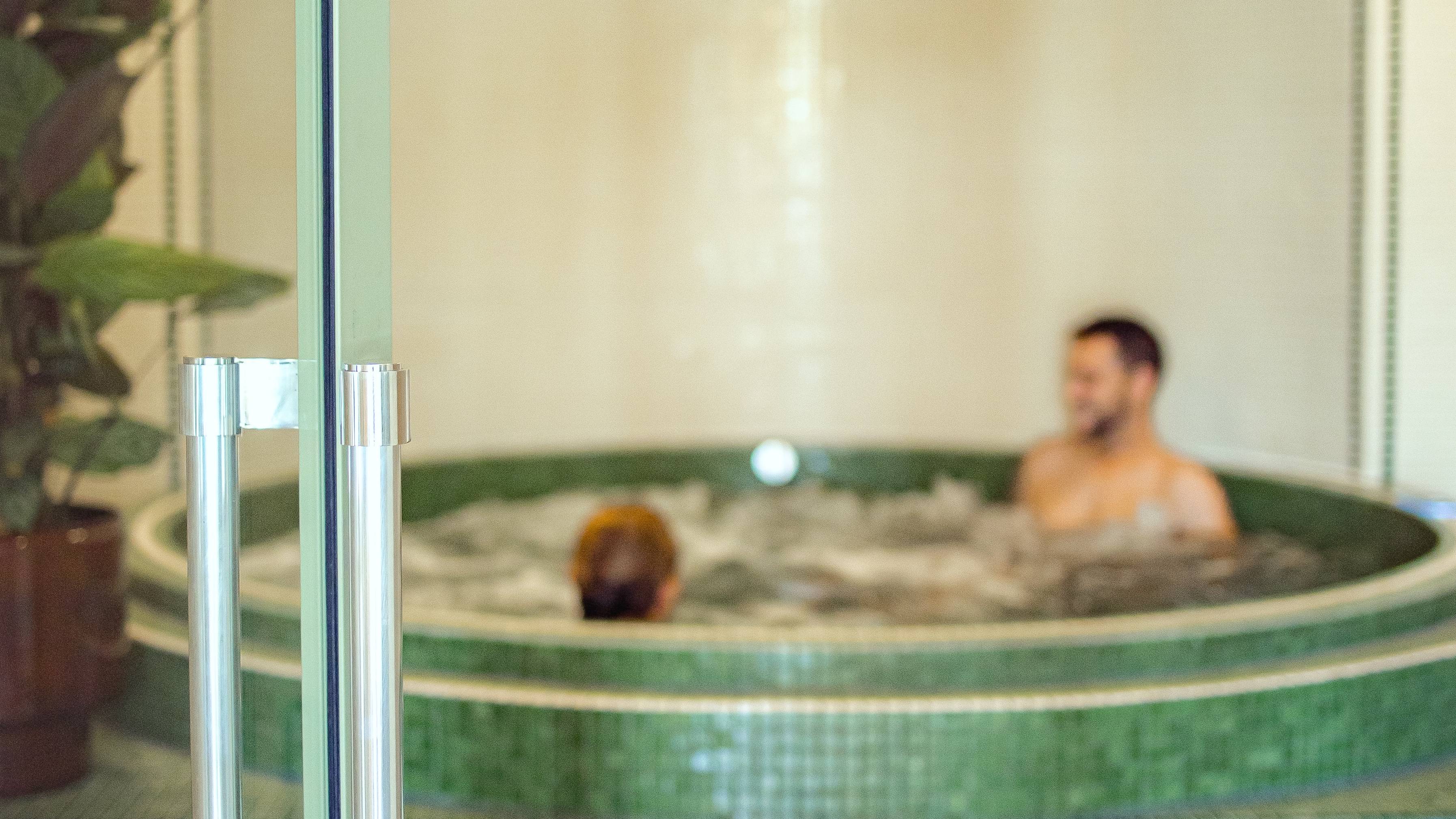 Spa & Apéritif au Château de la Tour