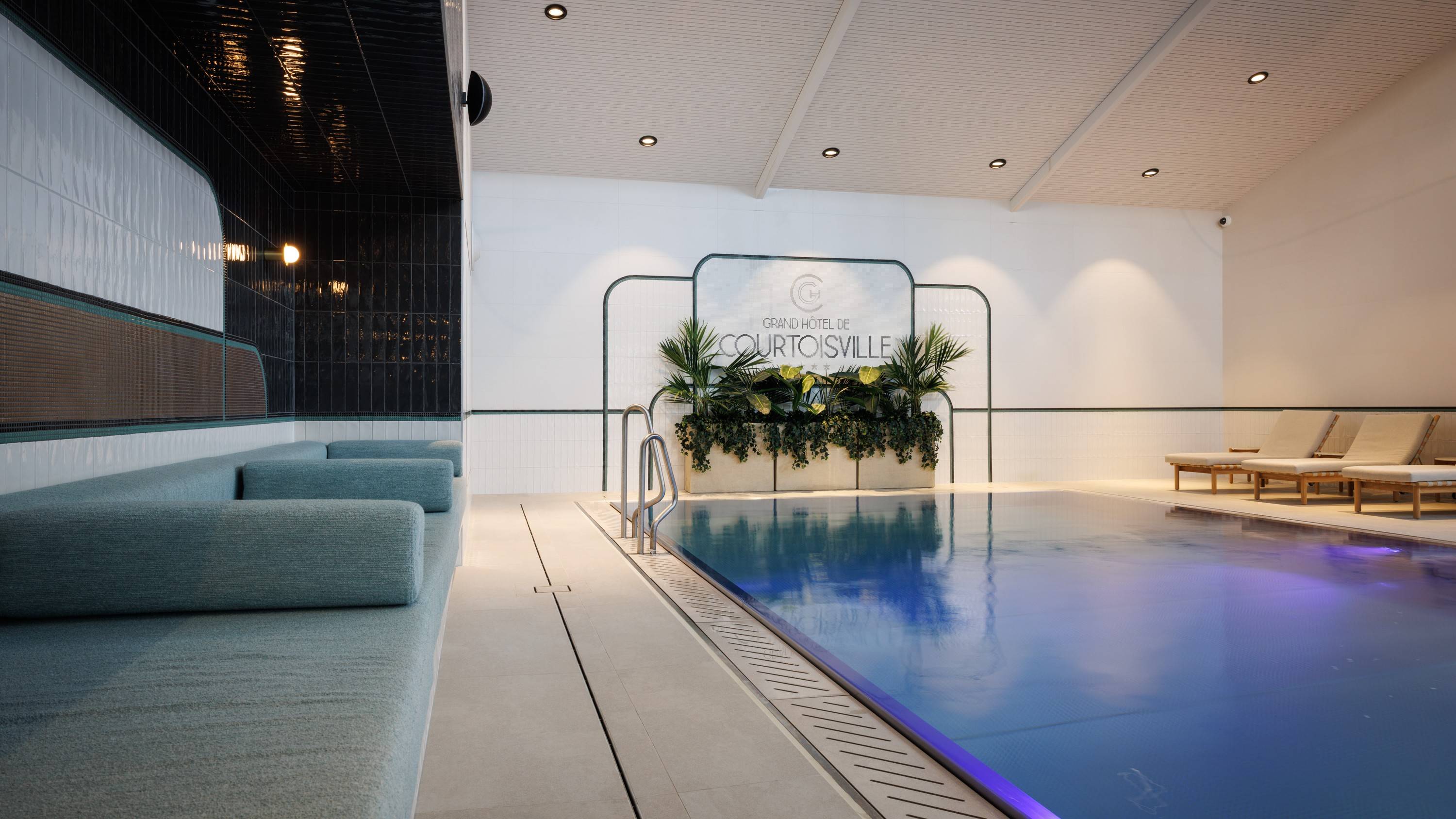 Piscine, Hammam & Massage