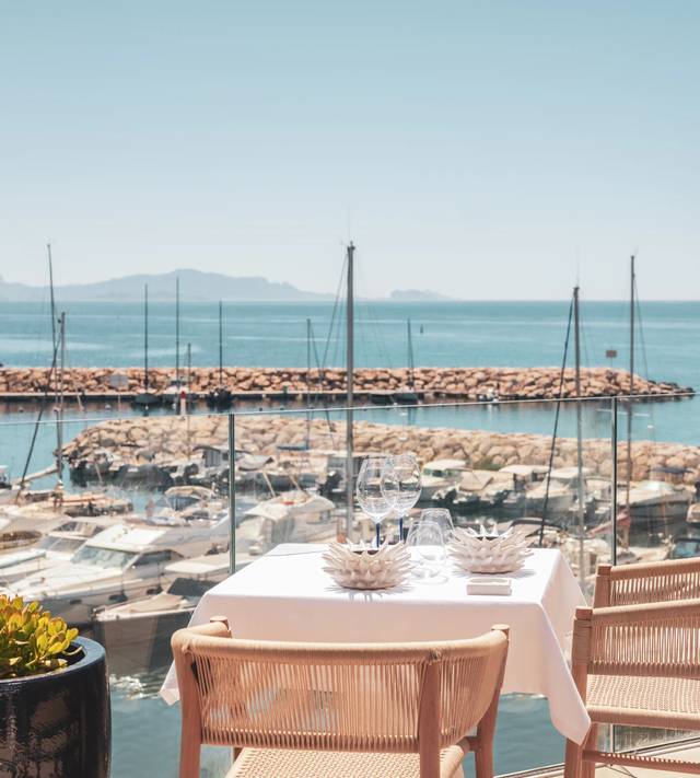 L'Évasion Bleu : Spa, Massage & Gastronomie