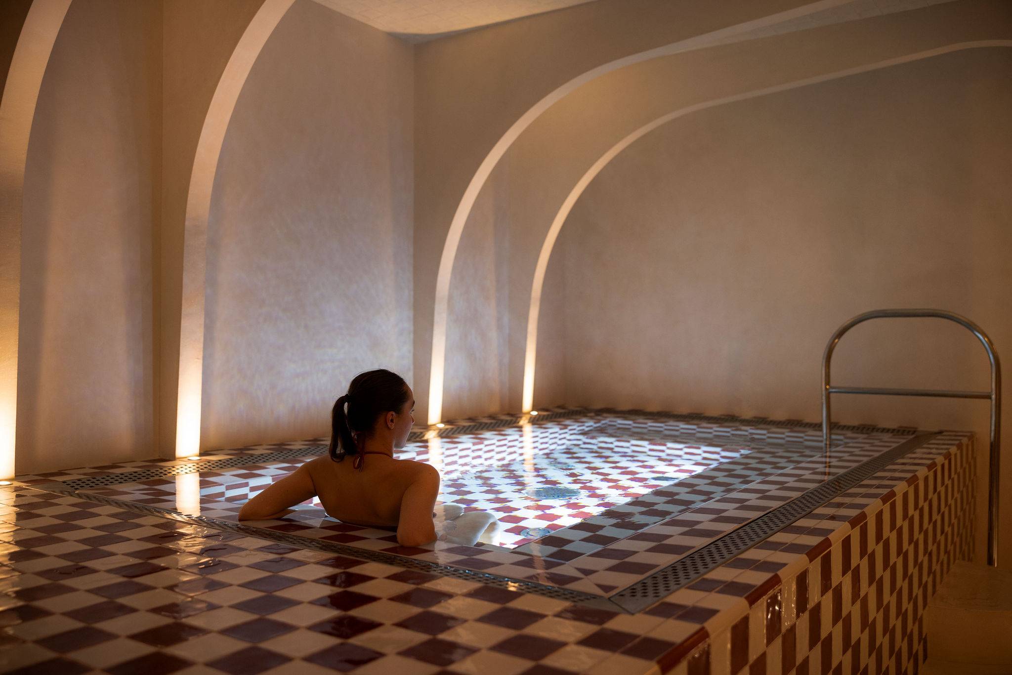Évasion à Deux : Spa, Massage & Cocktail