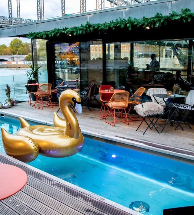 OFF Paris Seine ****