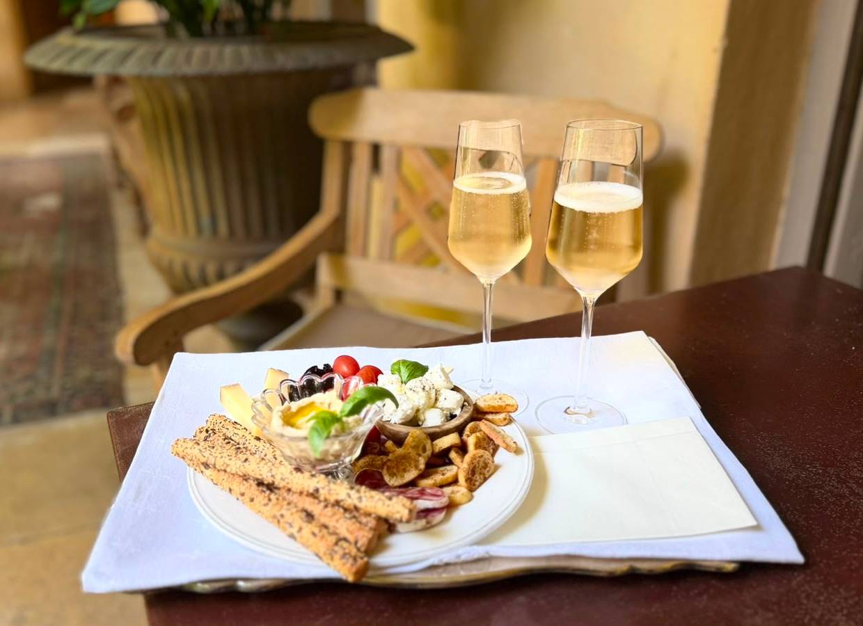 Massage & Gourmet Break for two