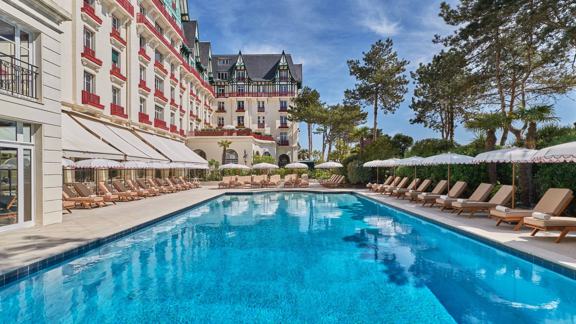 Spa, Massage & Tea Time