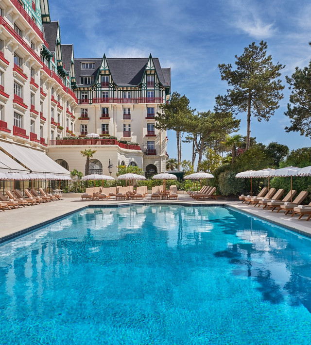 Spa, Massage & Tea Time