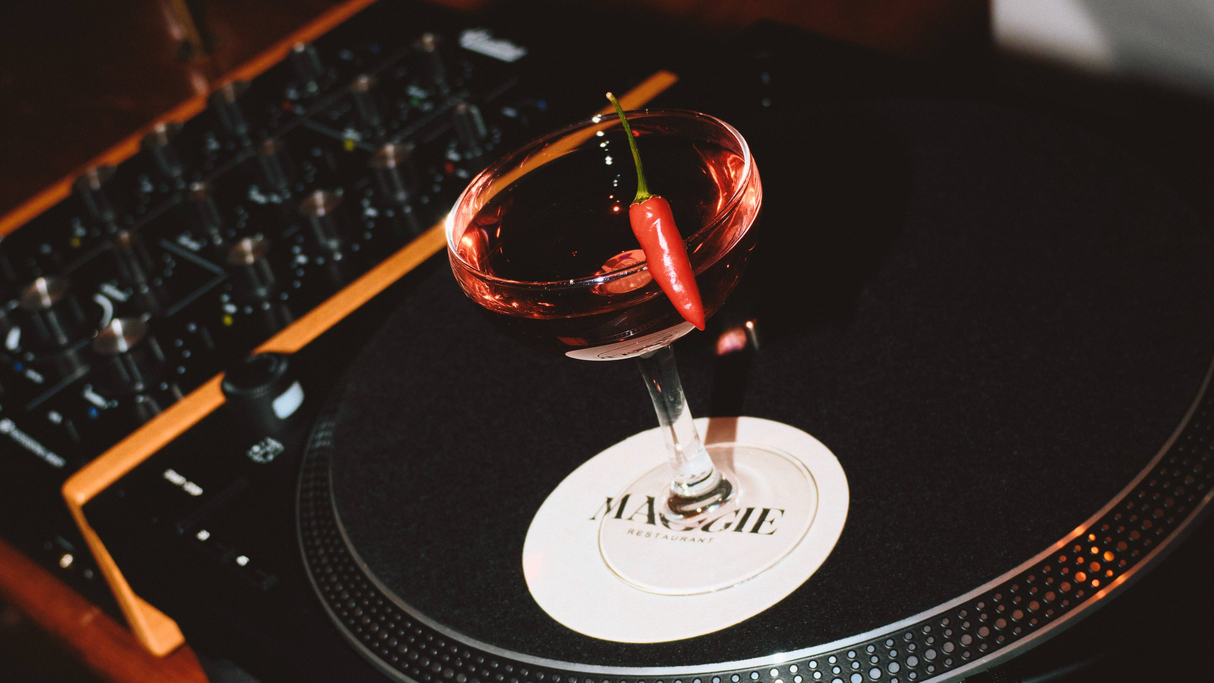 Soirée Vinyle : Dîner & Cocktails chez Maggie