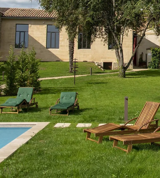 A Private Jacuzzi & Champagne Experience