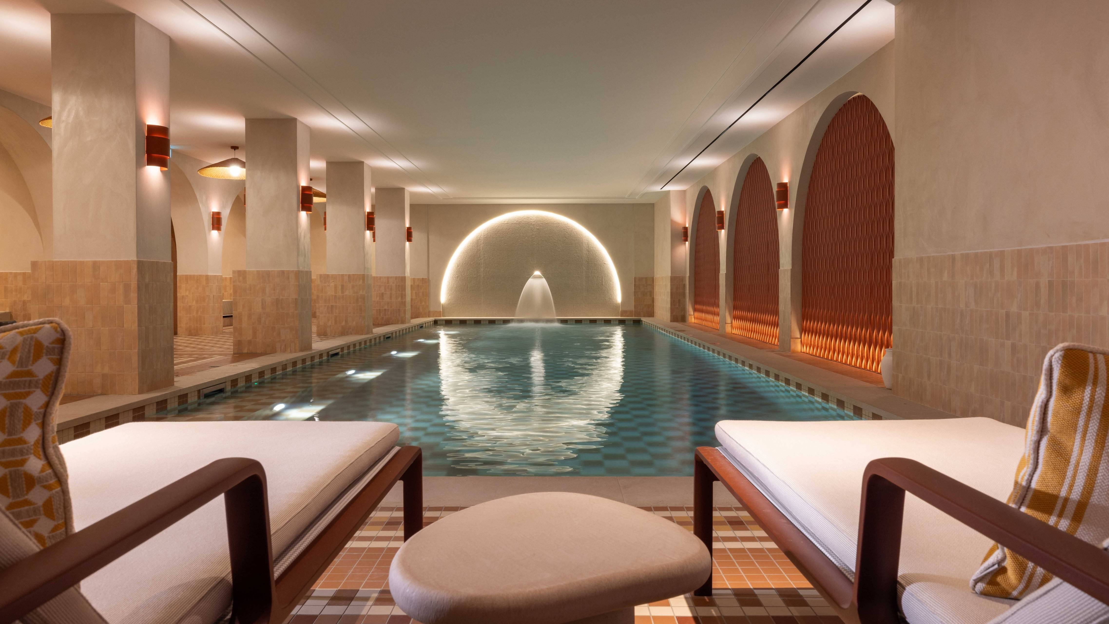 Les Bains Latins